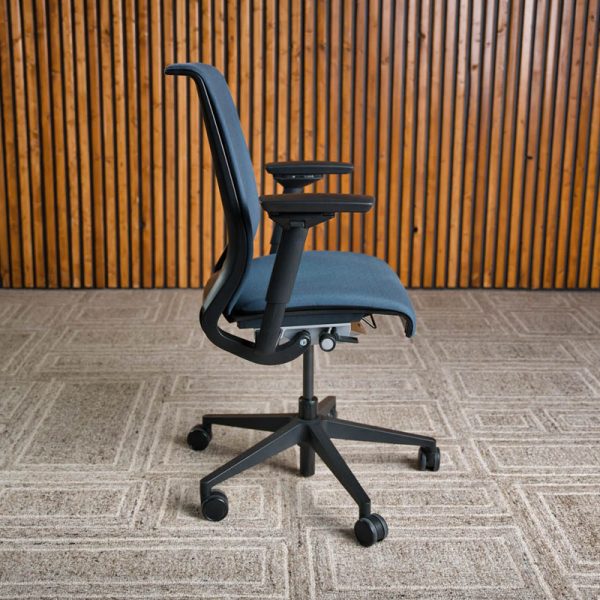 Pre-Owned Steelcase Think V2 - Image 2