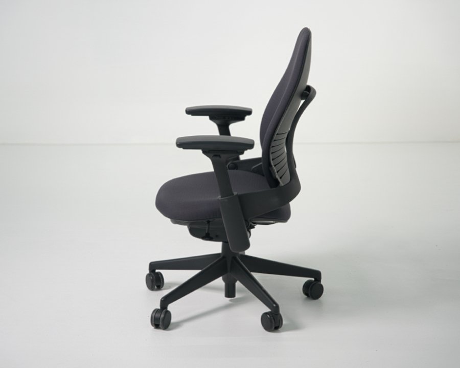 Refurbished Steelcase Leap V2 - Black - Image 4
